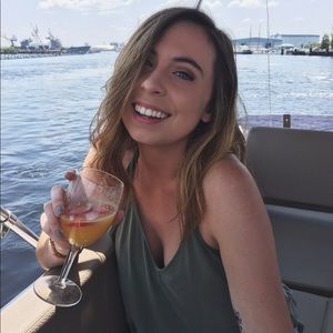 Meet your Posher, Casey